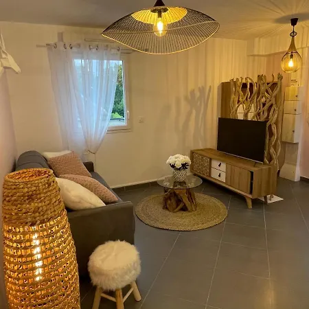 Studio Calme Et Cosy Saint-Julien-les-Villas Exterior foto